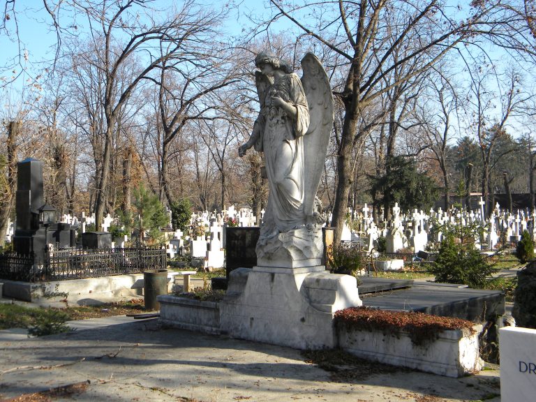 Bellu Cemetery